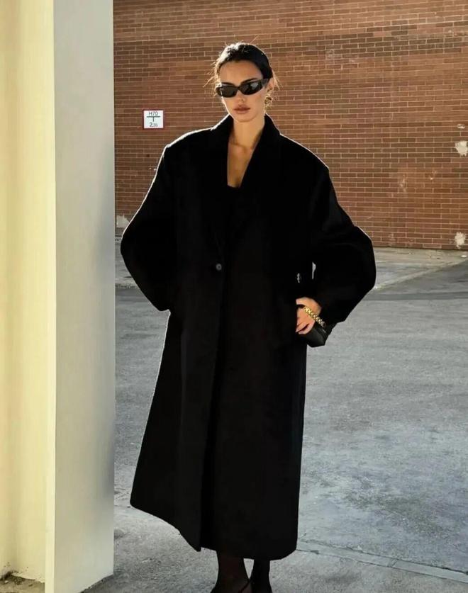 冬天不知道穿什么？那就一黑身也太高级了(图8)