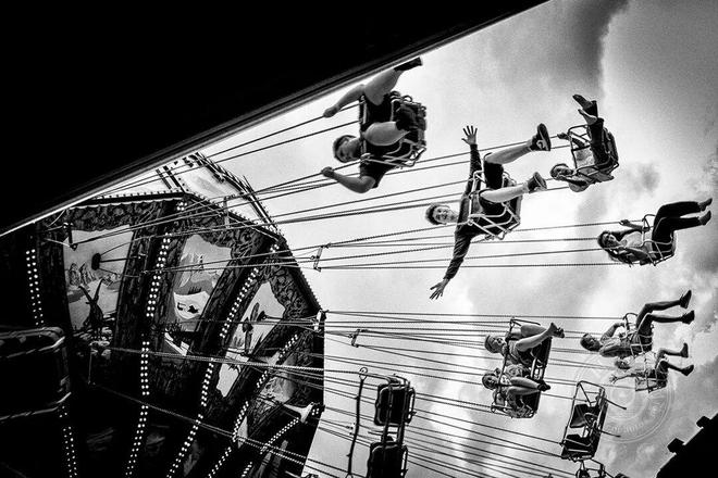 捕捉世界的偶然与诗意2025年世界街头摄影奖获奖公布（三）(图5)